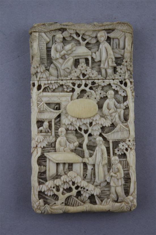 A Chinese export ivory card case, 19th century, 8.3cm.